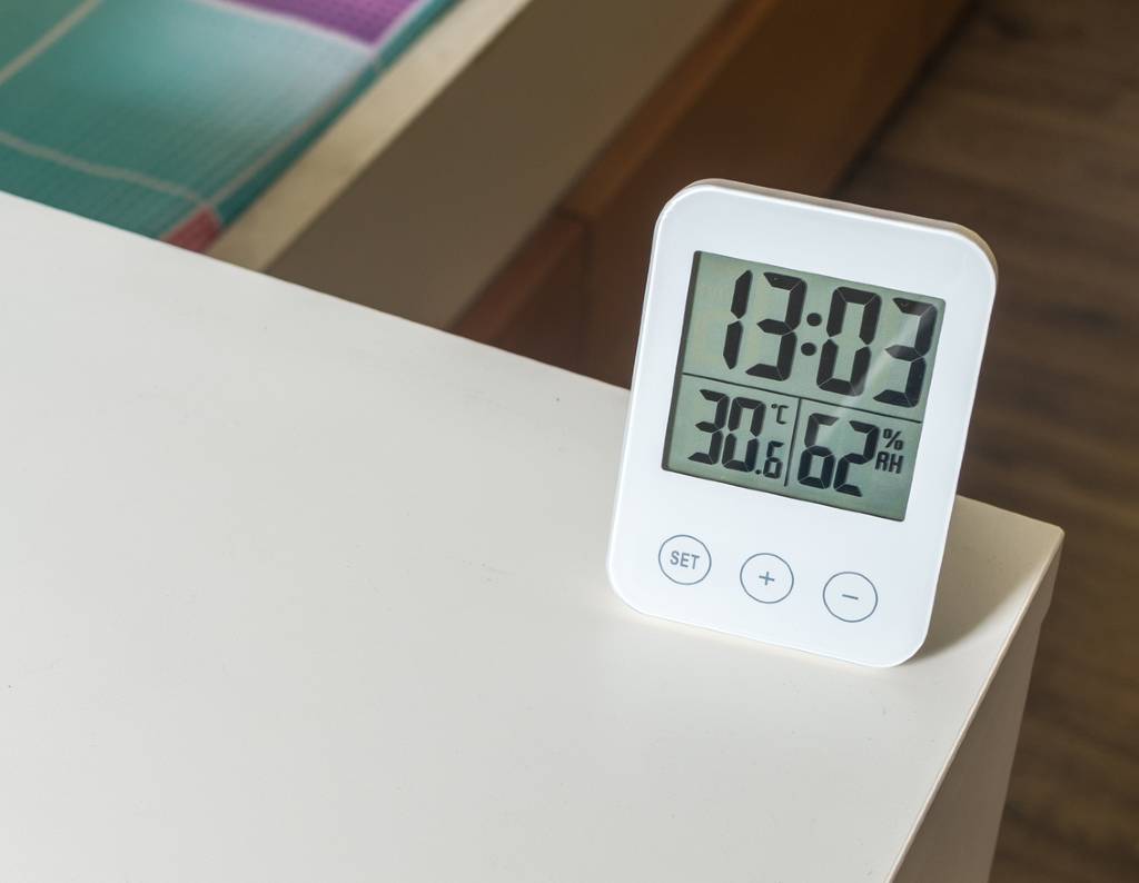 15 Signs That You May Need A Mold Inspection And Testing 9 High Indoor Humidity Level